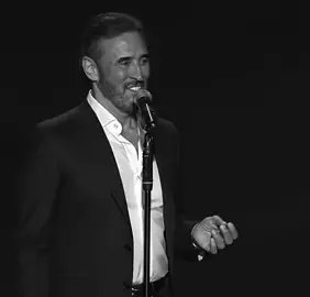 ‏قولي لي كيف سانقذُ نفسي من أشواقي وأحزاني .. #مساء_الخير #لايك #كومنت #كاظم #كاظم_الساهر 