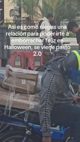 Y así es como una laika prepara el terreno para terminar borracha en Halloween y no le digan nada de infiel. @Smashdota que pena que siempre te nieguen… @Sandra Skins todos sabíamos a dónde regresarías, ya te veo más tarde borrachaZa #sandraskins #smashdota #infiel #layka 