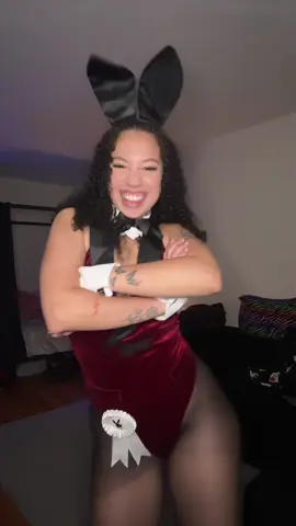 Where is Hugh Hefner when you need him ?  #halloween #costume #trending #fyp #foryoupage 