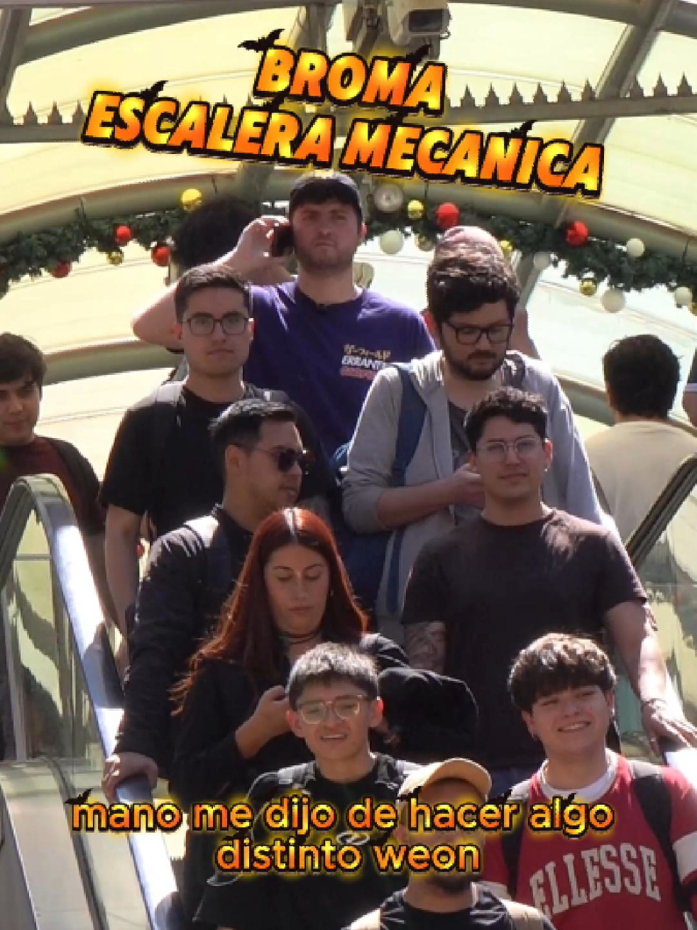 BROMA CALLEJERA 🤣 BROMA ESCALERA MECÁNICA 🤣 BROMA EN LA CALLE 🤣 TEMPORADA 7 — PARTE 20🔥 #bromas #broma #humorchileno #humor #paolotuninetti 