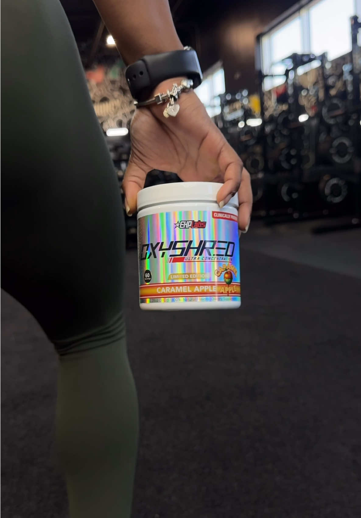@ehplabs Oxyshred just got even better 🤪‼️ Limited Edition Seasonal Flavor Caramel Apple is now available at @GNC Live Well ! Fuel your workouts this fall with this FIRE new flavor, available ONLY at GNC. When i say it tastes exactly like a caramel candy apple, i mean it! Grab it while you can 🤗 #ehplabs #caramelapple #preworkout 