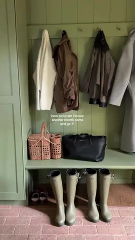 Hello November 🍂🧺 #slowlife #autumnvibe #novembermood #cozyathome 