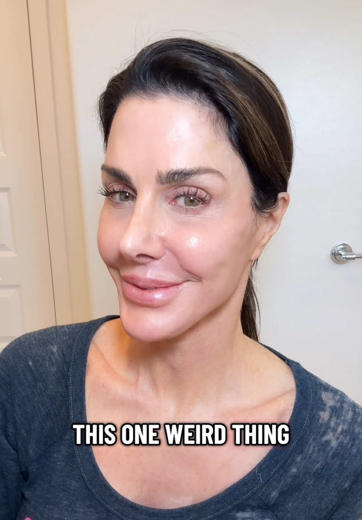 Snail mucin (snail serum) by cosRX! Get the REAL MOISTURIZER!! 20% off now, but not for long !! Go to my shopping cart!! #snailmucin #cosrx #cosrxsnailmucin #skincare #koreanskincare 