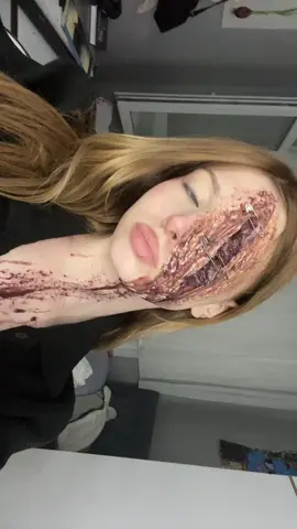 cadilar bayraminiz mubarek olsun FAKE BLOOD!#halloweenmakeup #halloween #fyp 