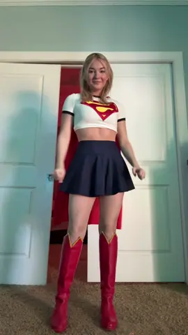 ❤️💙💛#fyp #superhero #friend #supergirl #cosplay 