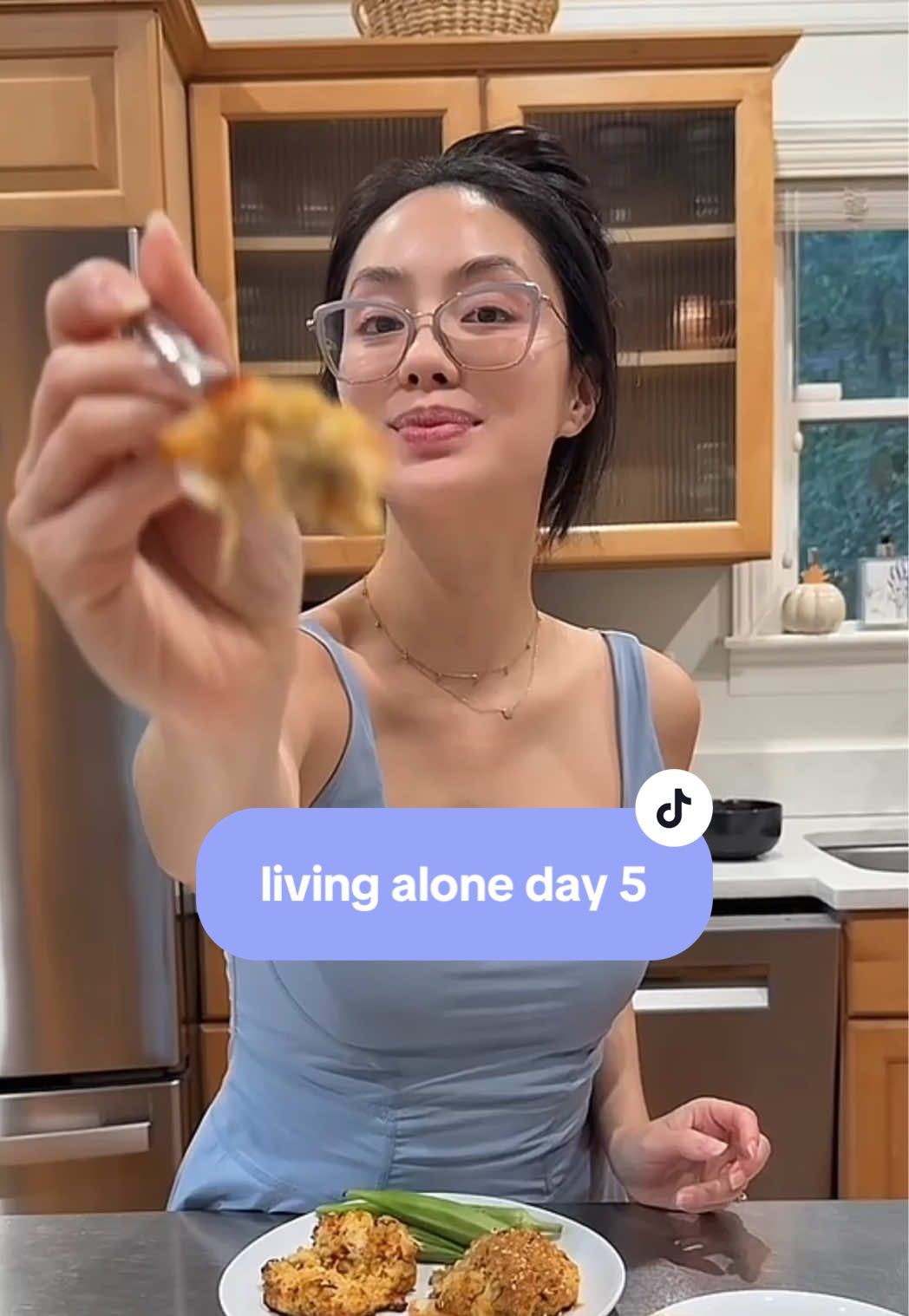 @Sam’s Club cooked with this one 😮‍💨 #crabcakes #cookwithme #girldinner #easydinnerideas #easymeal