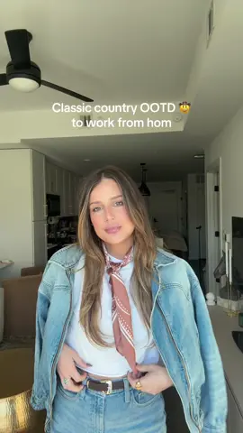 Getting dressed makes me feel more productive okay?! 🤠🫶🏼