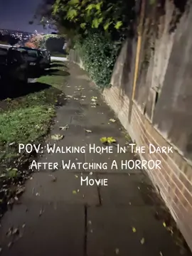 Looking behind me every 10 seconds 😭  #justagirl #relateable #fypdong 