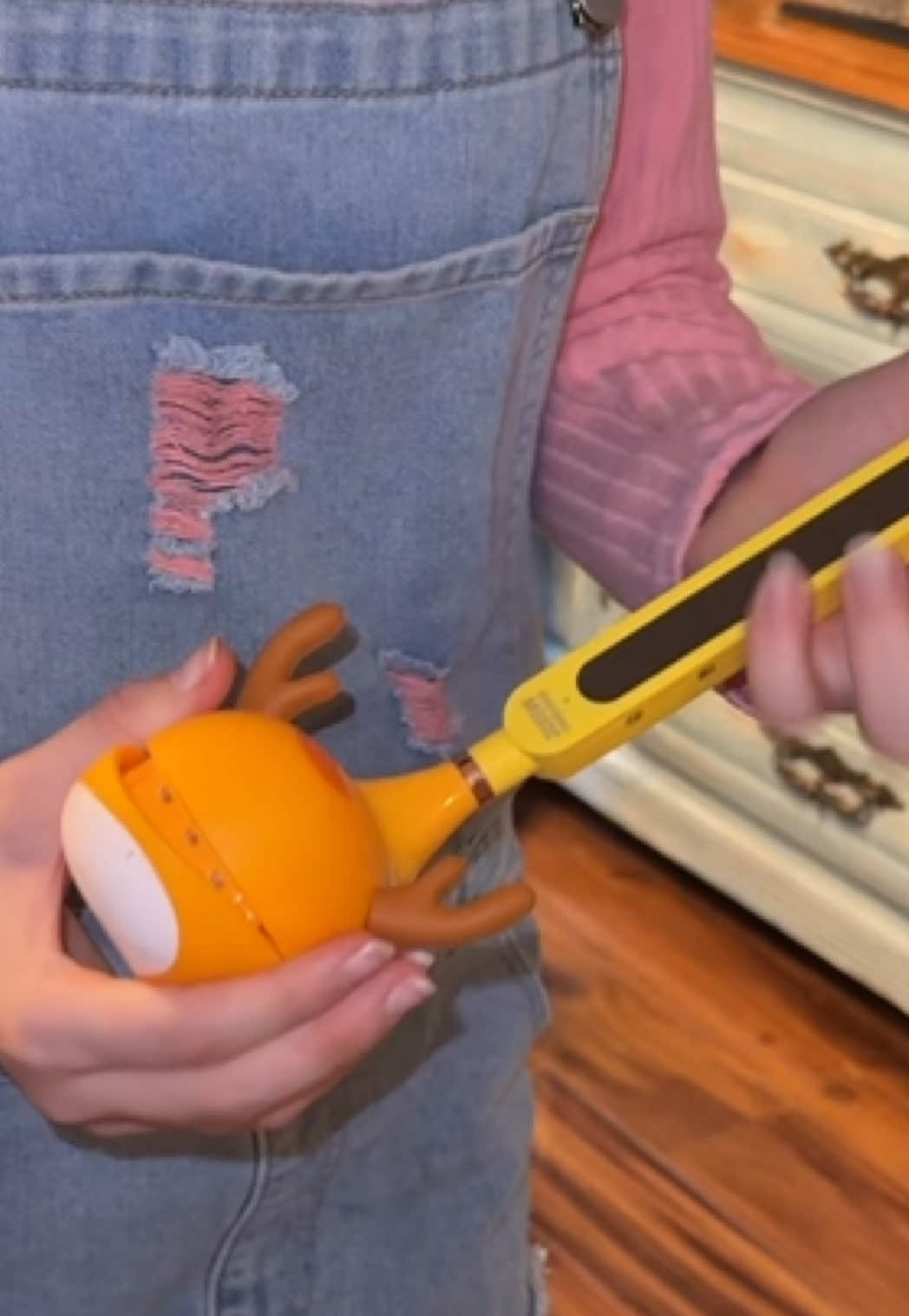 Otamatome instrument: makes a nice gift and screen free activity for kids! Fun and easy to play! #otamatone #instrument #screenfreeplay #giftidea #tiktokshopcreatorpicks 