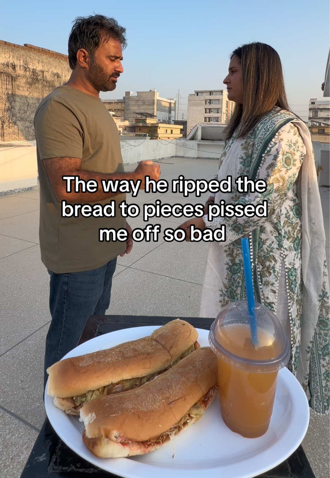 Like bruh! If you didn't like the bun from the bunksbob, then don't mess it up. #bunkabob #pakistanifood #rockpaperscissors #rockpapersissorschallenge #fyp 