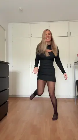 Bringing back time to Eurovision time 🤣😎 #shufflegirl #shufffledance #shuffledancer 