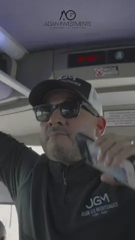 Cuando la visión se convierte en realidad. Este proyecto luxury en Kissimmee, Florida, es el claro ejemplo de cómo una buena estrategia y un financiamiento bien estructurado pueden transformar una idea en una inversión millonaria. 💰 Con una inversión total de $3.5 millones, la propiedad fue tasada en $4 millones antes de estar terminada, logrando un préstamo de $1.7 millones gracias a una planificación sólida y a una visión inspirada en más de 18 países recorridos. 🌍 Esto demuestra que el verdadero poder está en estructurar bien tus proyectos, entender los tipos de financiamiento y apalancarte inteligentemente para crecer sin límites. 🚍 ¿Quieres ver cómo lo hacemos en vivo? Acompáñanos en el próximo Bus Tour el sábado 15 de noviembre en Orlando, donde recorrerás proyectos reales, aprenderás sobre estrategias de financiamiento y verás cómo se construye rentabilidad desde el terreno hasta la obra final. 💬 Escribe “BUS TOUR” en los comentarios o envíanos un DM para asegurar tu cupo. Cupos limitados — educación en movimiento. 🚀