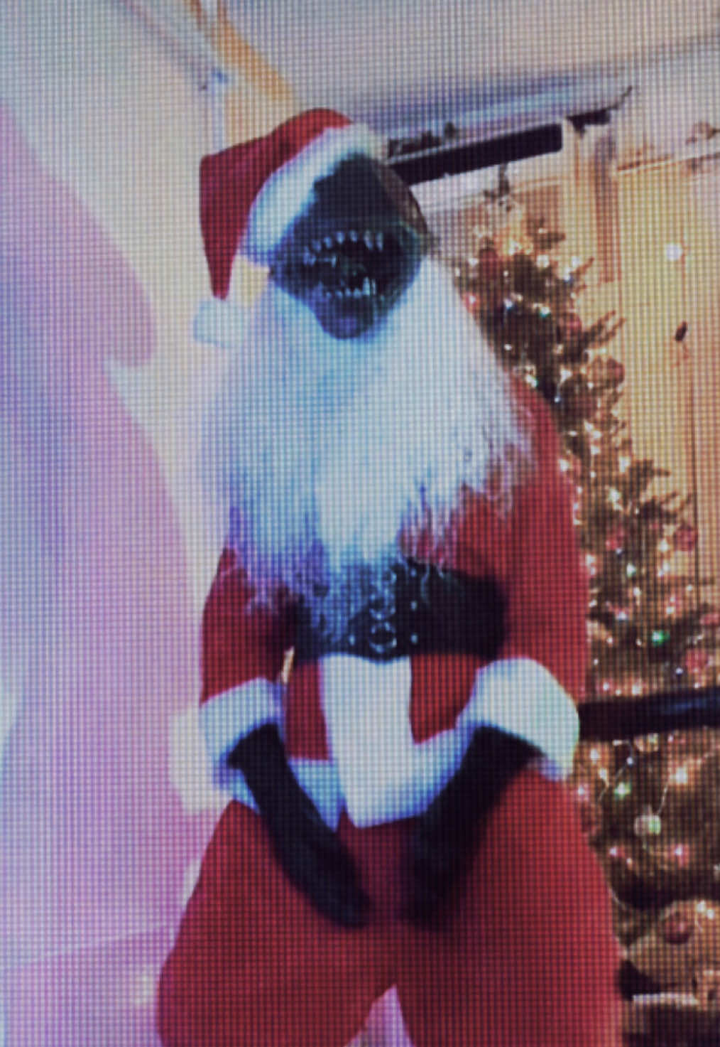 🤶🏻👽💅🏻 #halloween #xenomorph #santa 