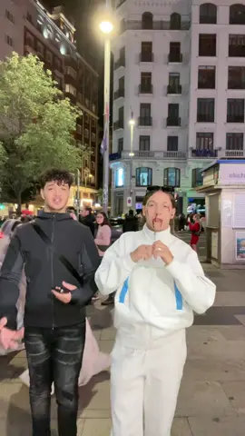 قلبي  على لأرض ردخاته💕🧛🏻‍♀️@👑 𝕀𝕊𝕃𝔸𝕄 👑 🎭