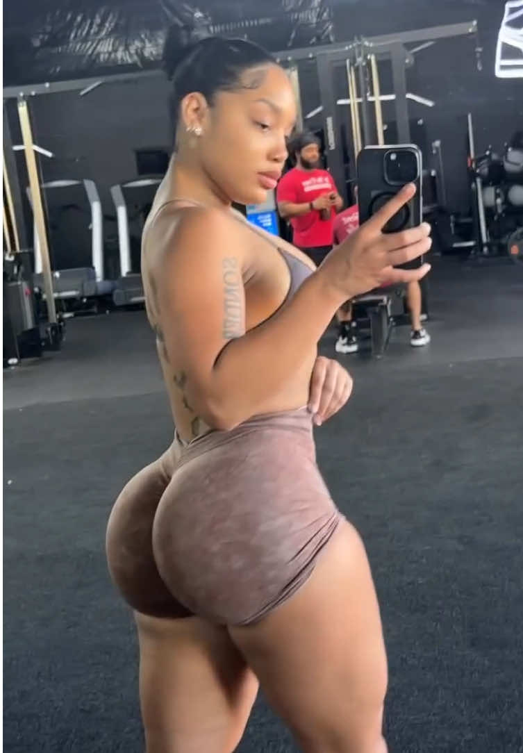 It’s all there @Sharalifts  #Fitness #gym #foryou #foryoupage #fyp 