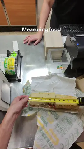 Measuring food #fyp #subway