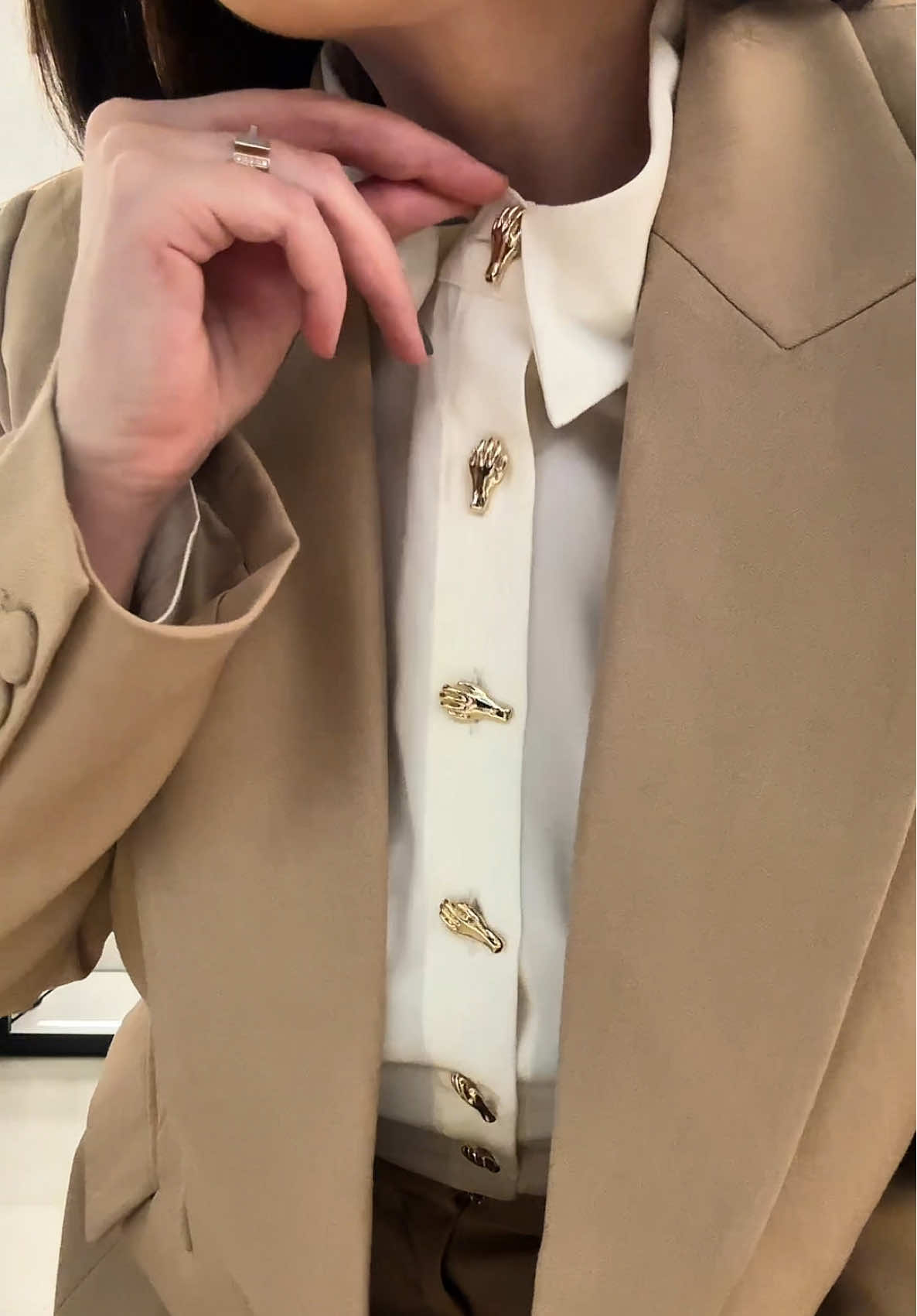 Alfaiataria • Autenticidade  Uma nova coleção cheia de peças eternas e versáteis acabou de chegar. Conheça no site, app e guide shops mais próximos 🖤 #AMARO #Moda #ModaFeminina #ModaBrasileira #fashion 