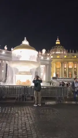 📍 ROMA-ITALY 🇮🇹  MOMENTI NOTTURNI 🌌🌃 Roma di notte è un museo a cielo aperto che respira, un sogno sospeso tra presente e passato, dove ogni angolo custodisce una poesia, e ogni ombra racconta una leggenda. #roma  #romadinotte  #cittàeterna  #foryour #tiktoktravel 