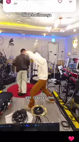 mode latihan kocak,, mode konser ganteng bgt dah... tp tetap kocak 🤣🤣🤣 #runjin_eptour #seokjin #jhope #jungkook #btsarmy 
