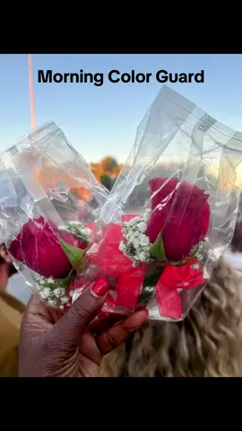 Graduation Day 3 is the final day on Parris Island. We started with the early morning Color Guard to watch the flag raised at 8 am and listen to the Marine Commandant thank us all as family for giving our BEST to the Corps. Marcus ordered corsages for me (and Nana at home) to pick up so I wore it proudly.🌹