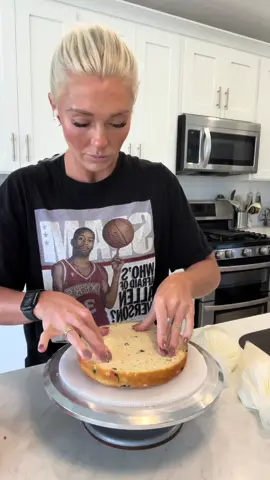 👻🎃 Happy Halloween!!!! 🎃 👻 #theblondewhobakes #cake #cakedecorating #halloween #food 