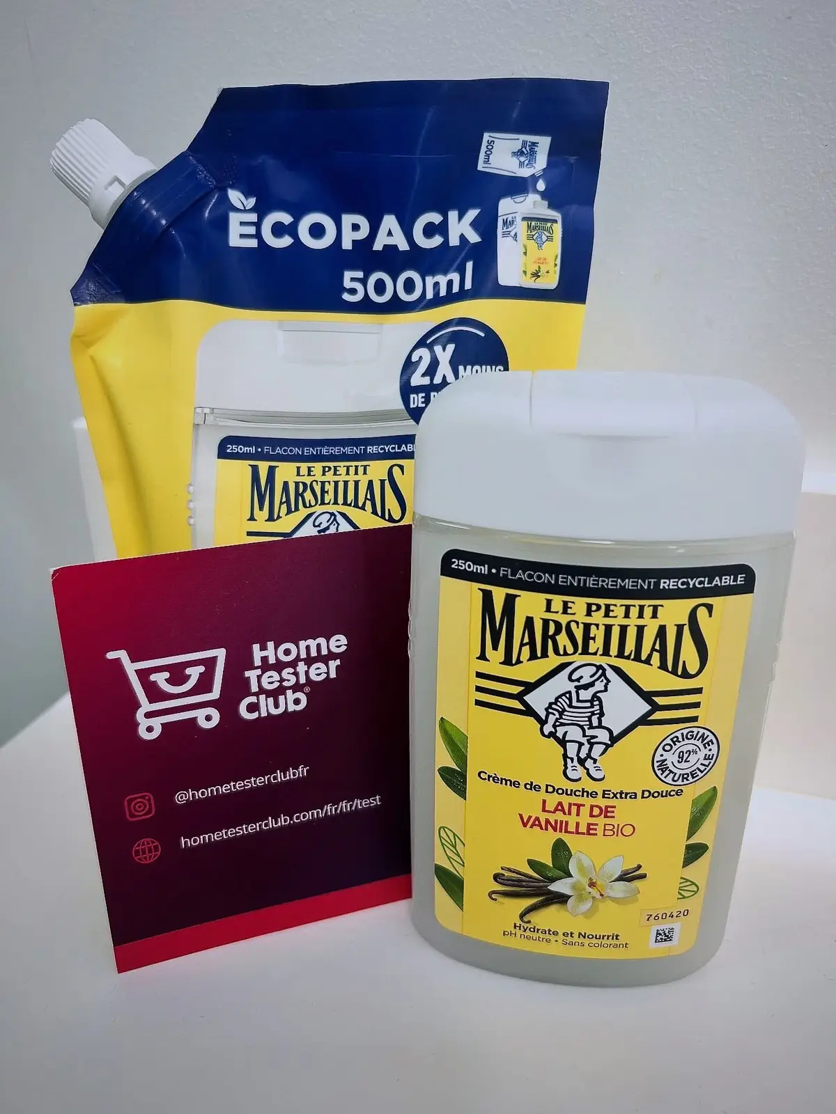 Coucou, je teste depuis 3 semaines La Crème de Douche Extra Douce au Lait de Vanille BIO et sa recharge de @Le Petit Marseillais  En tant qu’amoureuse de la vanille, j’apprécie énormément l’odeur gourmand, pas trop prononcé, et la douceur de la mousse légère de cette crème. J’aime aussi la composition avec 92% d’ingrédients d’origine naturelle et le parfum et la souplesse de ma peau après la douche. La recharge ecopack est génial car elle permets d’économiser encore plus d’argent sur le prix de cette crème de douche, déjà pas chère. En plus, ce packaging permets de recharger deux fois le flacon original, en utilisant moins de plastique, que c’est mieux aussi pour la planète. #vanillalover #ecopack #vanilla #showercream #bio     merci ☺️ @Home Tester Club 