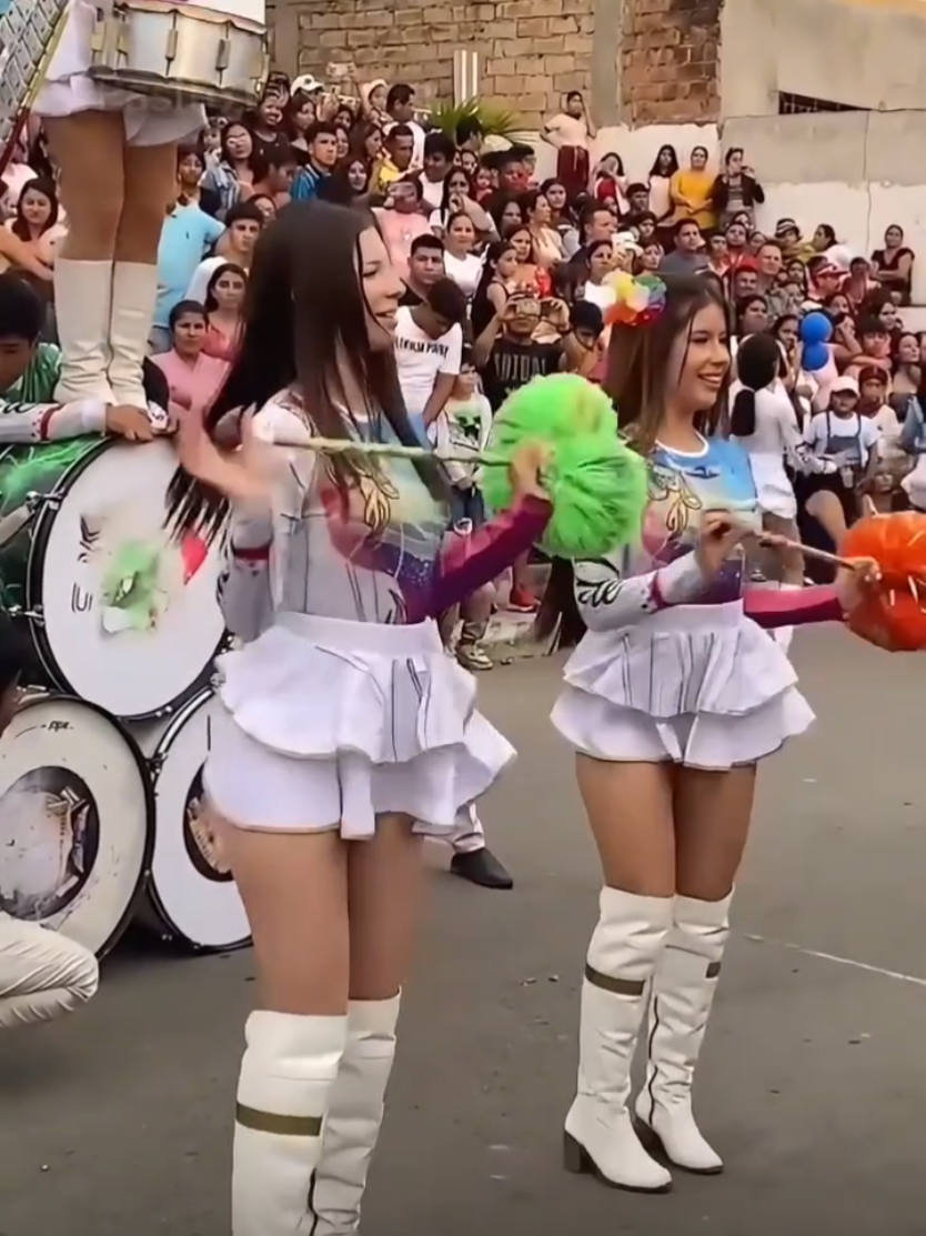 Amy Solorzano 😍💃❤️ #parati #foryoupage #foryoupageofficial #foryou #viraltiktok desfile cachiporristas  Venezuela elsalvador Ecuador Bastonera