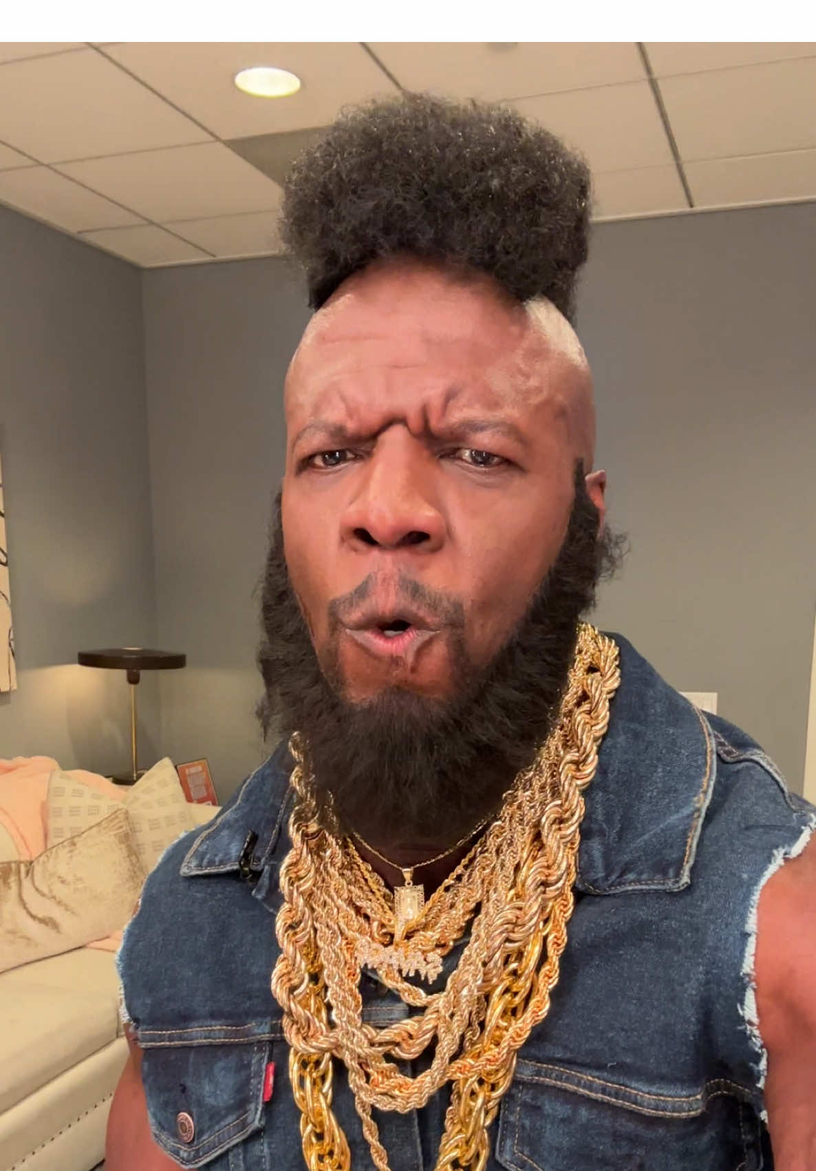 One of my favorite costumes ever!! Love me some Mr. T and Halloween!!! 🔥 #halloween 