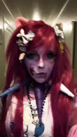 ITS MY BIRTHDAY IN OOOONE HOUR…😈😈😈 clock strikes twelve, midnight arrives.. . . . #pinkamena #pinkiepie #mlp #creepypasta #halloweencostume 