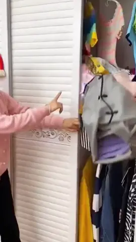 بوكس حجم كبير لتخزين الملابس و المفروشات و جميع الاغراض .. قياس كبير قماش ثخين درجة اولى سعر ٣ قطع ب ١٠ الاف سعر ٦ قطع ب ١٥ الف سعر ٩ قطع ب ٢٠ الف سعر ١٢ قطعة ب ٢٥ الف التوصيل ٥ الاف لجميع المحافظات  للاستفسار واتساب 07722130200