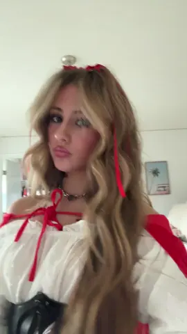 say hey to ur little red riding hood 🐺💋🪵🎱❣️ #xyzbca #fyp #viral #fakebodyy⚠️ #halloween 