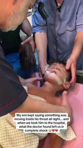 😭😭💔 #son #throat #hospital #cancer #mothers 