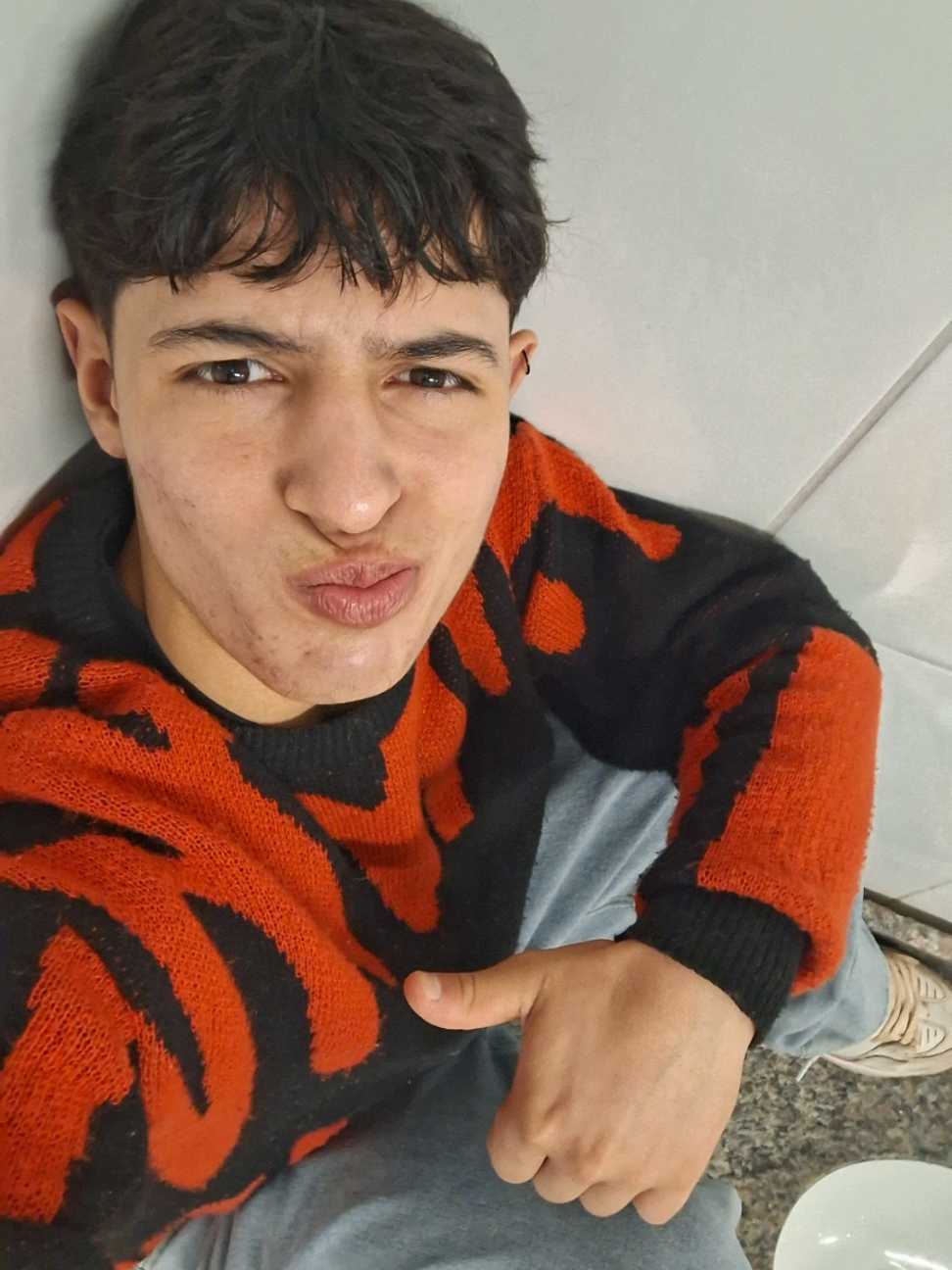 Tenho 16 anos, trabalho, estudo, treino vôlei e faço academia... #Vlog #funnyvideos #meme #rotina 