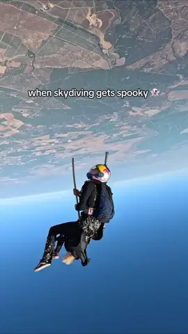 most wicked skydive moves of the season 🧙‍♀️  🪂: @kuczynska.maja  #skydiving #redbull #adventure #givesyouwiiings