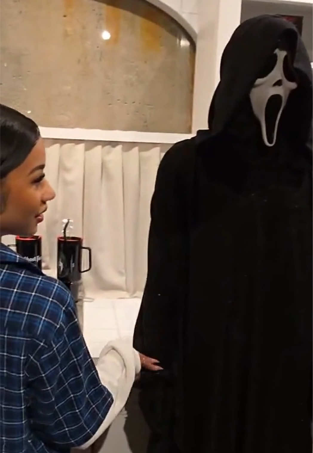 😂 @Ryah Statum rocking our convertible thermal flannel tee ⭐️ she in her halloween bag. #halloween #streamer #clip #funny #fyp