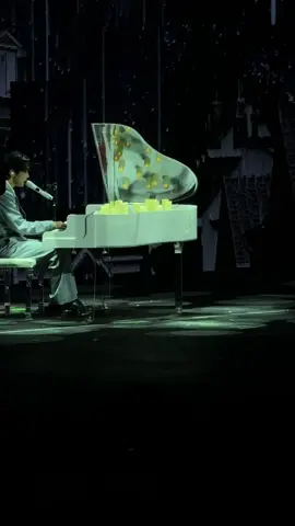 Seungkwan had me feeling like I was levitating, what a beautiful performance! 🥹 #seventeen #seventeen17_official #seventeeninsunrise Day2 in Sunrise