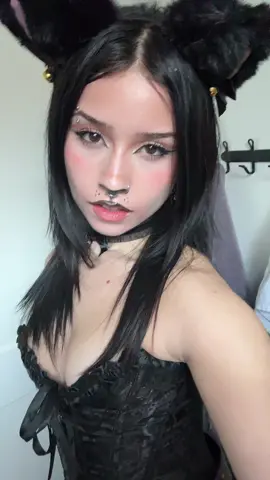 #fangs #catmakeup #kittysoftpaws #pussinboots #halloween 