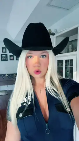 🚨🚨 #blonde #baddie #halloween 