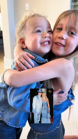 Britney Spears & @Justin Timberlake in their denim era 💅  #britneyspears #justintimerlake #millennial #halloweencostume #halloween2025