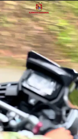 En este puente festivo el compromiso del Ejército Nacional está con la seguridad de los colombianos. Todas nuestras capacidades de movilidad estarán desplegadas en las vías del país #ViajeSeguro.