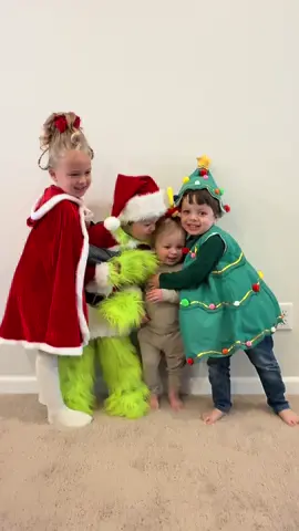 Happy Halloween from Whoville! #halloweencostume #grinch #trickortreat 