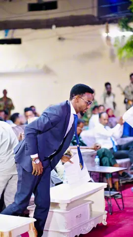 Geesigaan gaban, diiwaan Dowladnimo ayuu ka tagay.