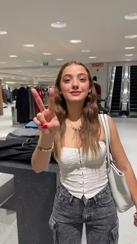 Pero señorita… estamos en Zara  #humor #amigos #bff #amistad 
