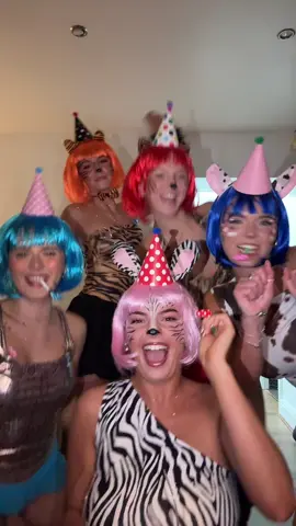 Party animalssss 😜