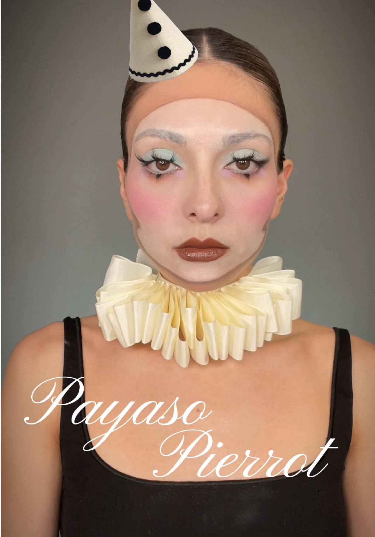 Disfraz fácil de casi puro makeup para todos los que “no iban a salir” en Halloween y siempre si 🤡 #lastminutehalloweencostumes 