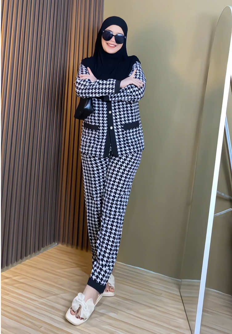 Cakep bgt piyamanya😍💗🤏#rekomendasi #ootdhijabstyle #piyamakekinian #piyamamurah 