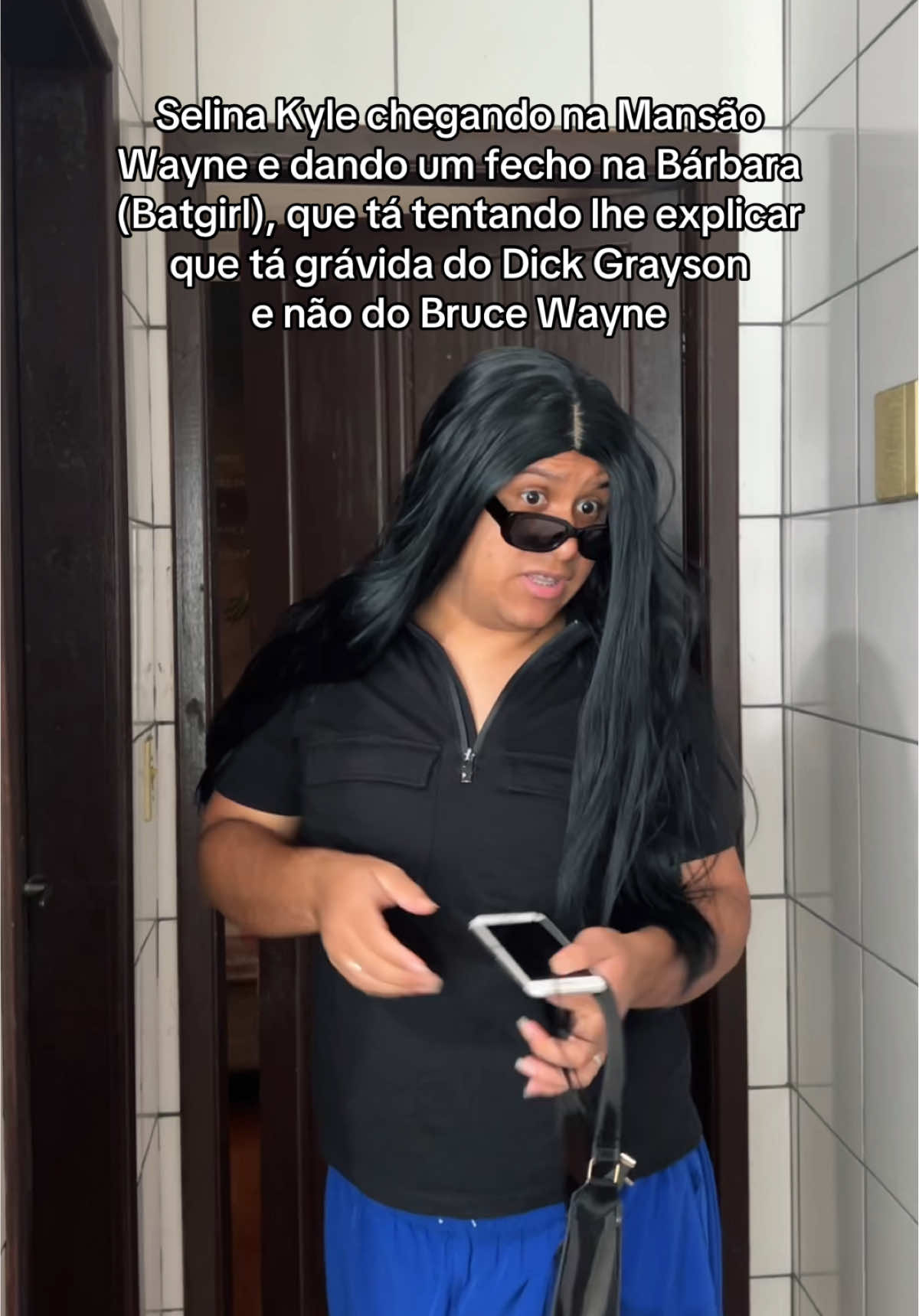 A Selina Kyle nem ligando, pois sabe que é do Bruce sim e nem liga 👄💅🏼 #batman #selinakyle #batfamily #dcuniverse #jamesgunn 