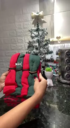 Se você ama deixar a mesa linda no Natal, olha esse achadinho 😍 Jogo americano natalino com preço que vale super a pena 🎄 #jogoamericano #natal #decoracao #cozinha #achadinhos 