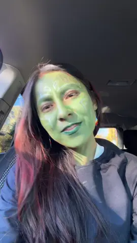 Gamora went to her American Indian Health Care Systems class rocking her flea market beaded earring & limited edition blue bird flour tote bag that her masaní made her 🙂‍↕️🤩🤪🤎