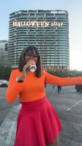 Halloween 2025#velma #scoobydoobydoo #daphne #velmacostume #holloween 